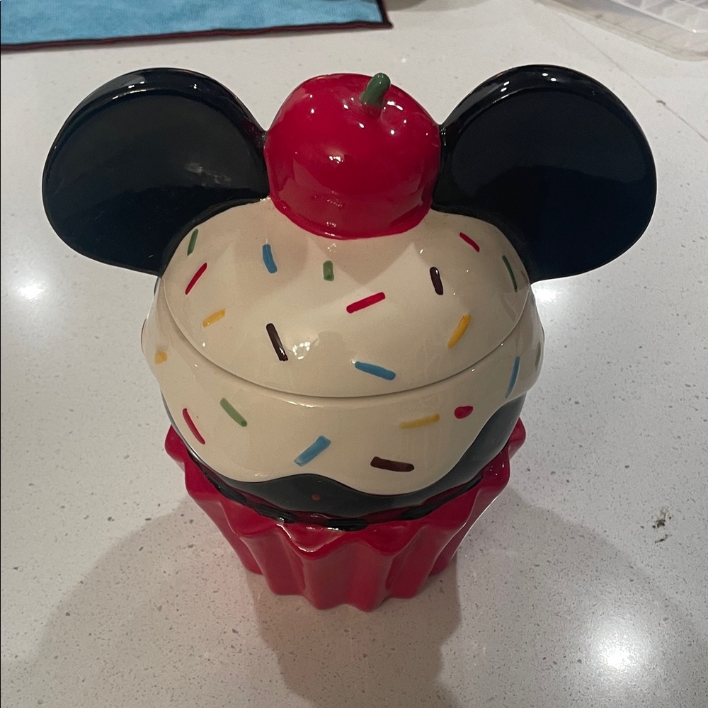 Disney Red and Black Mickey Mouse Cupcake Container